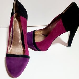 Elegant multicolor BCBG high heel shoes
